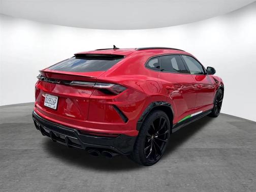 2020 Lamborghini Urus BASE
