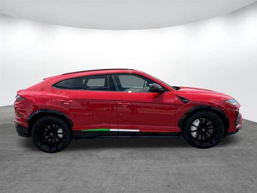 2020 Lamborghini Urus BASE