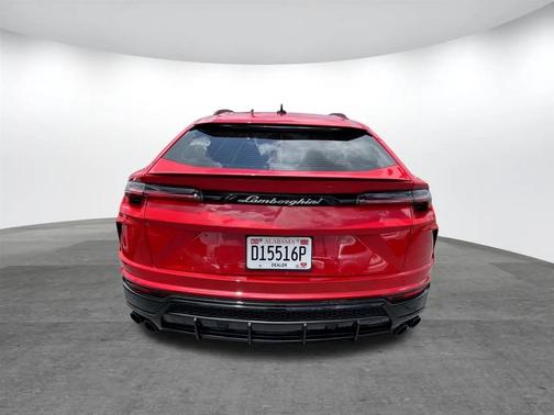 2020 Lamborghini Urus BASE