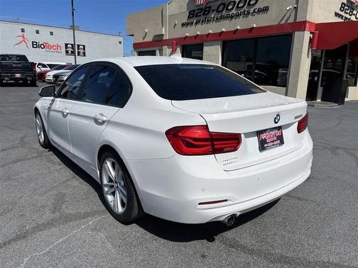 White 2016 BMW 320 i
