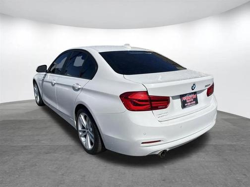 White 2016 BMW 320 i