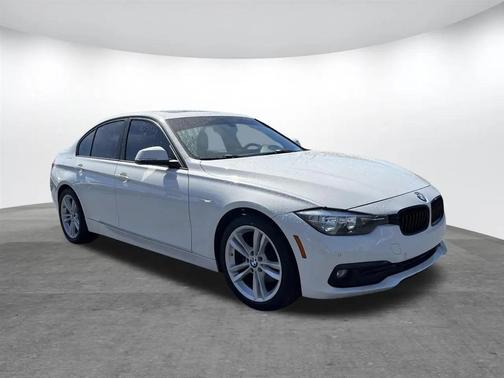 White 2016 BMW 320 i