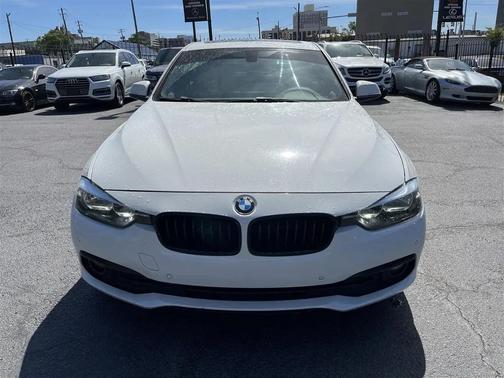 White 2016 BMW 320 i