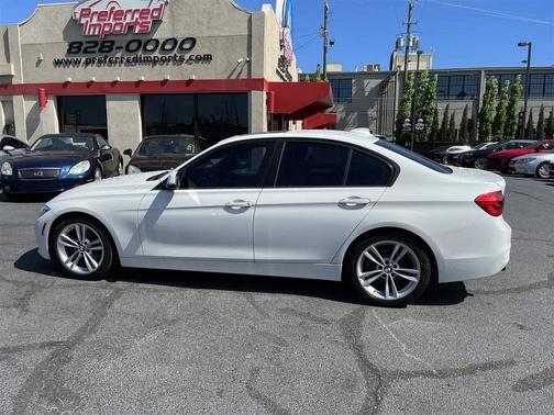 White 2016 BMW 320 i