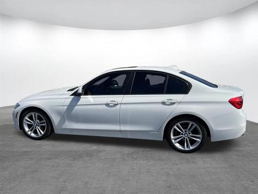 White 2016 BMW 320 i