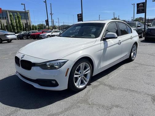 White 2016 BMW 320 i