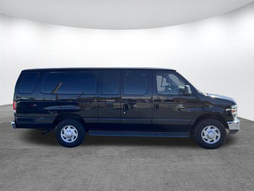 2013 Ford E350 Super Duty XLT