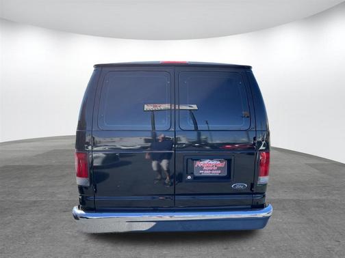 2013 Ford E350 Super Duty XLT