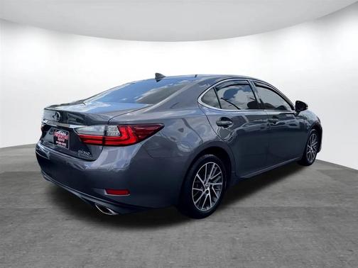 2017 Lexus ES 350 Base