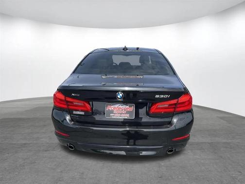Black Sapphire Metallic 2017 BMW 530 xDrive