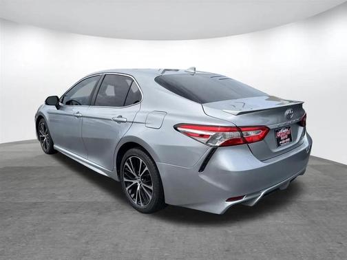 Celestial Silver Metallic 2020 Toyota Camry SE