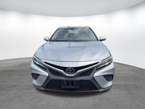 Celestial Silver Metallic 2020 Toyota Camry SE