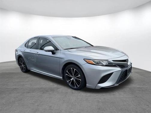 Celestial Silver Metallic 2020 Toyota Camry SE