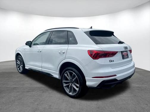 2023 Audi Q3 Premium 45 TFSI S line quattro Tiptronic
