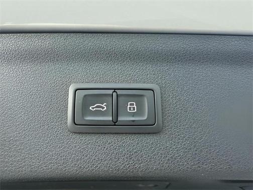 2016 Audi Q3 2.0T Prestige