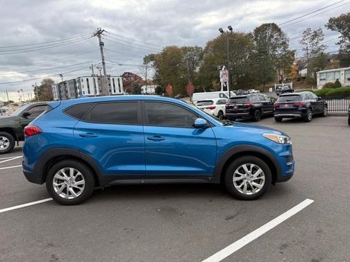2021 Hyundai TUCSON SE