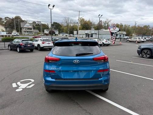 2021 Hyundai TUCSON SE