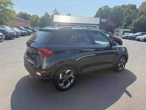 2024 Hyundai VENUE SEL