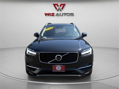 2019 Volvo XC90 T6 Momentum