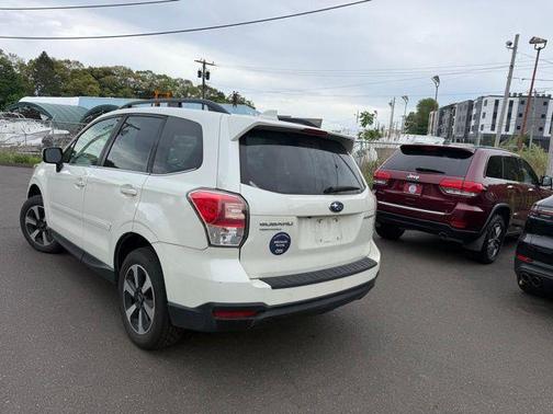 Crystal White Pearl 2018 Subaru Forester 2.5i Limited