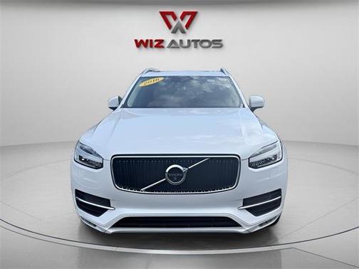 2016 Volvo XC90 T6 Momentum