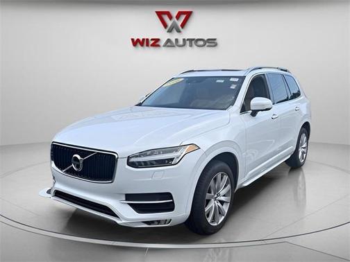 2016 Volvo XC90 T6 Momentum