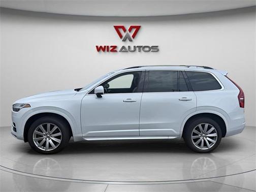 2016 Volvo XC90 T6 Momentum