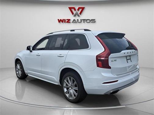 2016 Volvo XC90 T6 Momentum