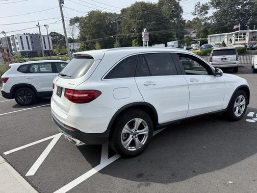 2018 Mercedes-Benz GLC 300 Base 4MATIC