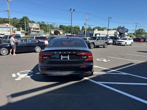 Black 2019 Volvo S60 T6 Inscription
