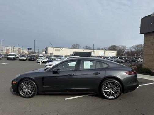 2018 Porsche Panamera 4