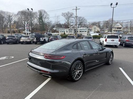 2018 Porsche Panamera 4