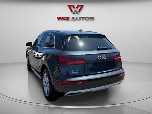 Manhattan Gray Metallic 2020 Audi Q5 45 Premium