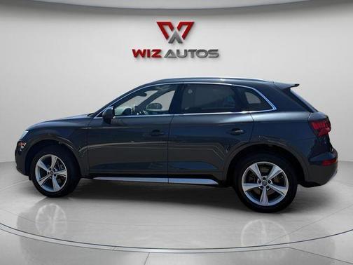 Manhattan Gray Metallic 2020 Audi Q5 45 Premium