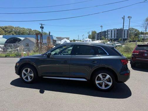 Manhattan Gray Metallic 2020 Audi Q5 45 Premium