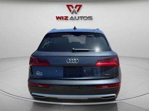Manhattan Gray Metallic 2020 Audi Q5 45 Premium