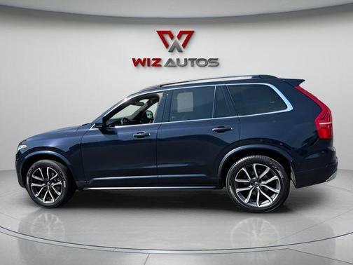 Blue 2019 Volvo XC90 T6 Momentum