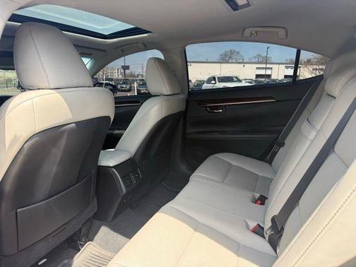 2017 Lexus ES 350 Base