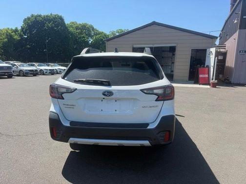 Crystal White Pearl 2020 Subaru Outback Limited