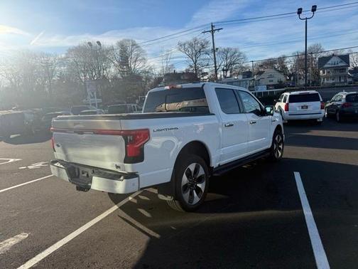 2022 Ford F-150 Lightning Platinum