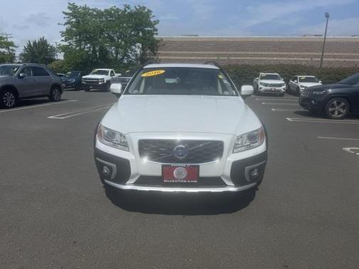 2016 Volvo XC70 T5 Platinum