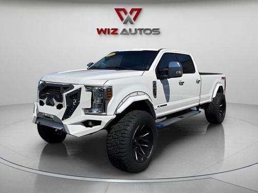 White 2018 Ford F-350 Lariat Super Duty