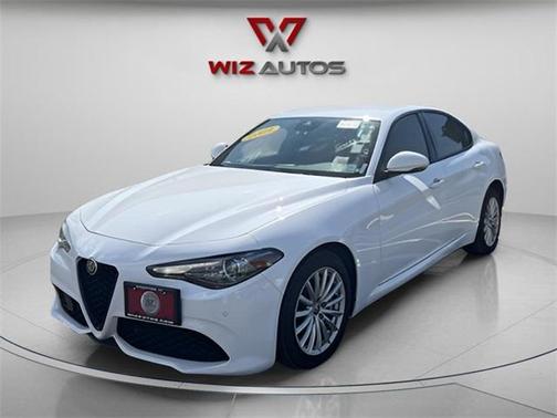 2022 Alfa Romeo Giulia Base