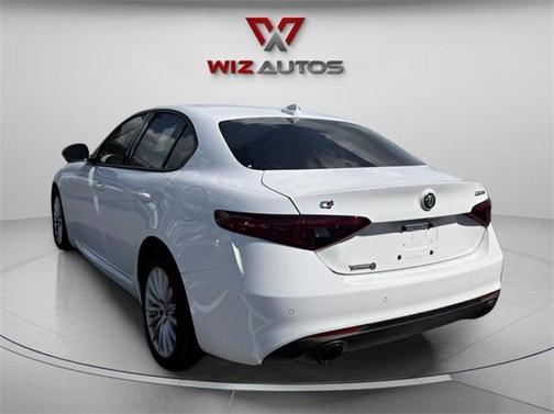 2022 Alfa Romeo Giulia Base