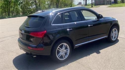 Photo 3 of 25 of 2017 Audi Q5 2.0T Premium Plus