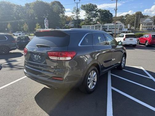 2018 Kia Sorento LX