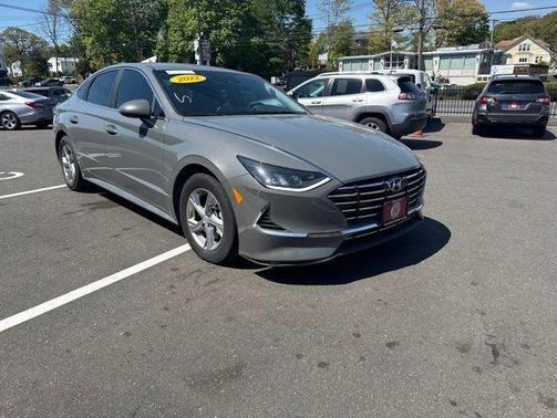 Gray 2022 Hyundai SONATA SE