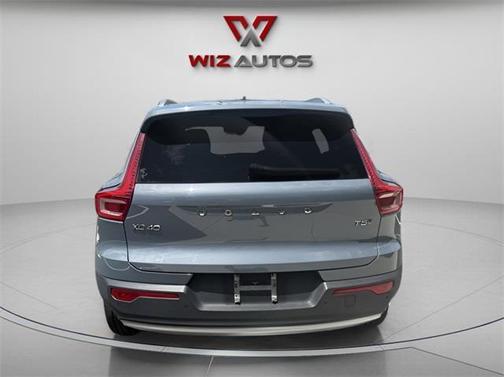 2021 Volvo XC40 T5 Momentum