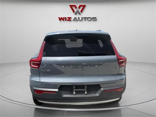 2021 Volvo XC40 T5 Momentum