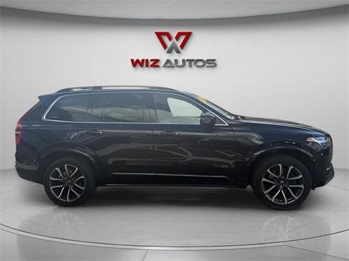 2019 Volvo XC90 T6 Momentum
